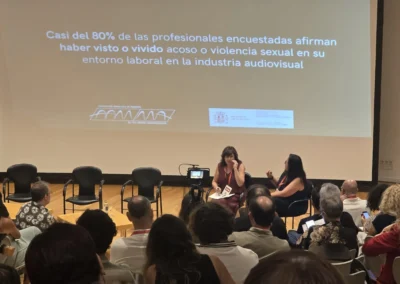 ponencia sobre el acoso a las profesionales
