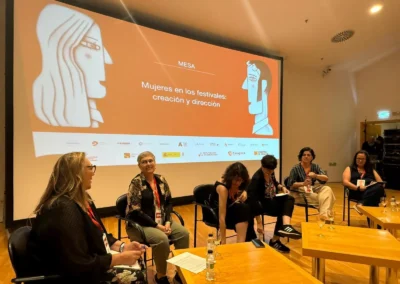 mesa mujeres en los festivales
