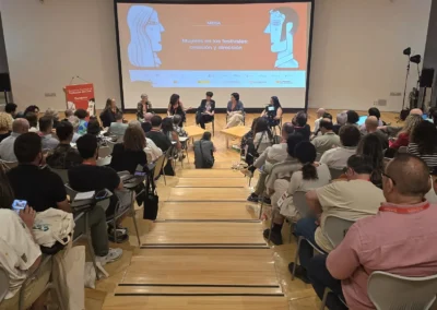 mesa mujeres en los festivales