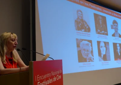 Mesa Mujeres & Corten