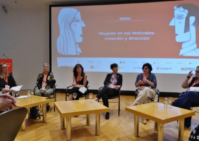 Mesa Mujeres & Corten